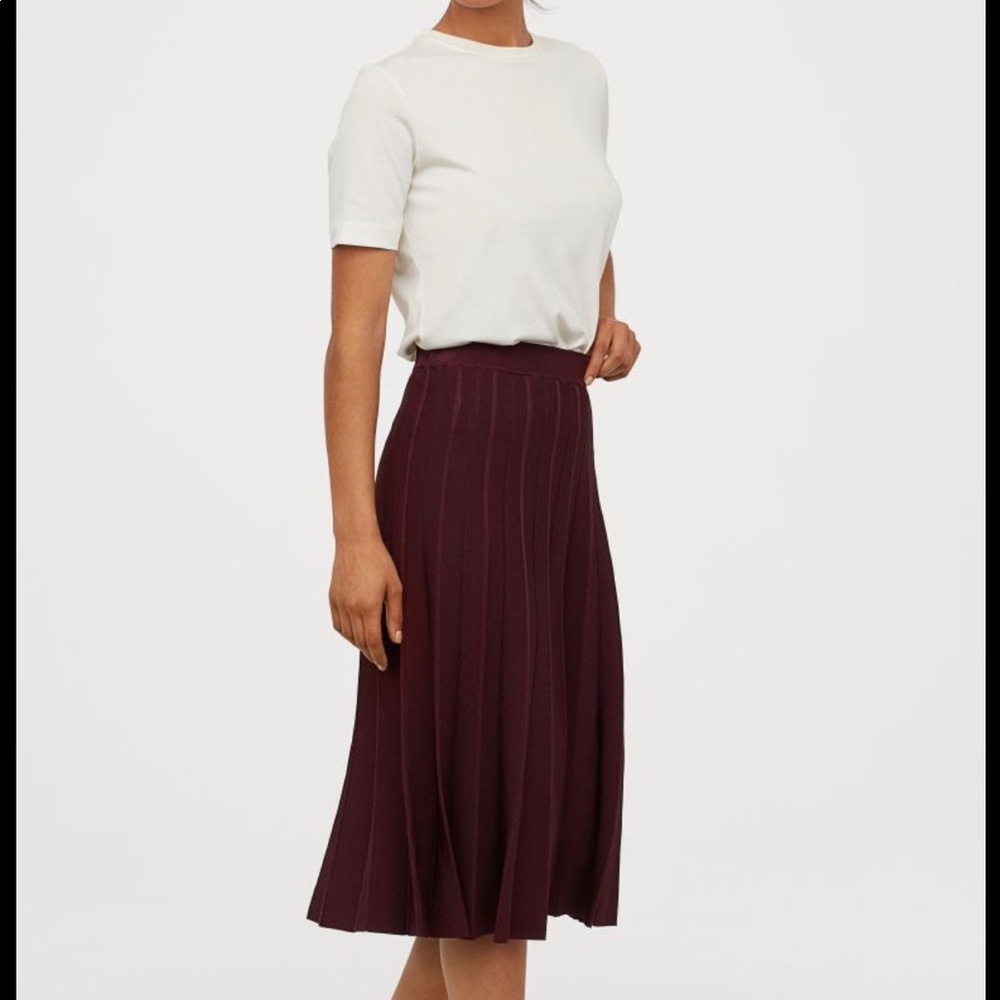 Burgundy Pleated Knit Midi Dress